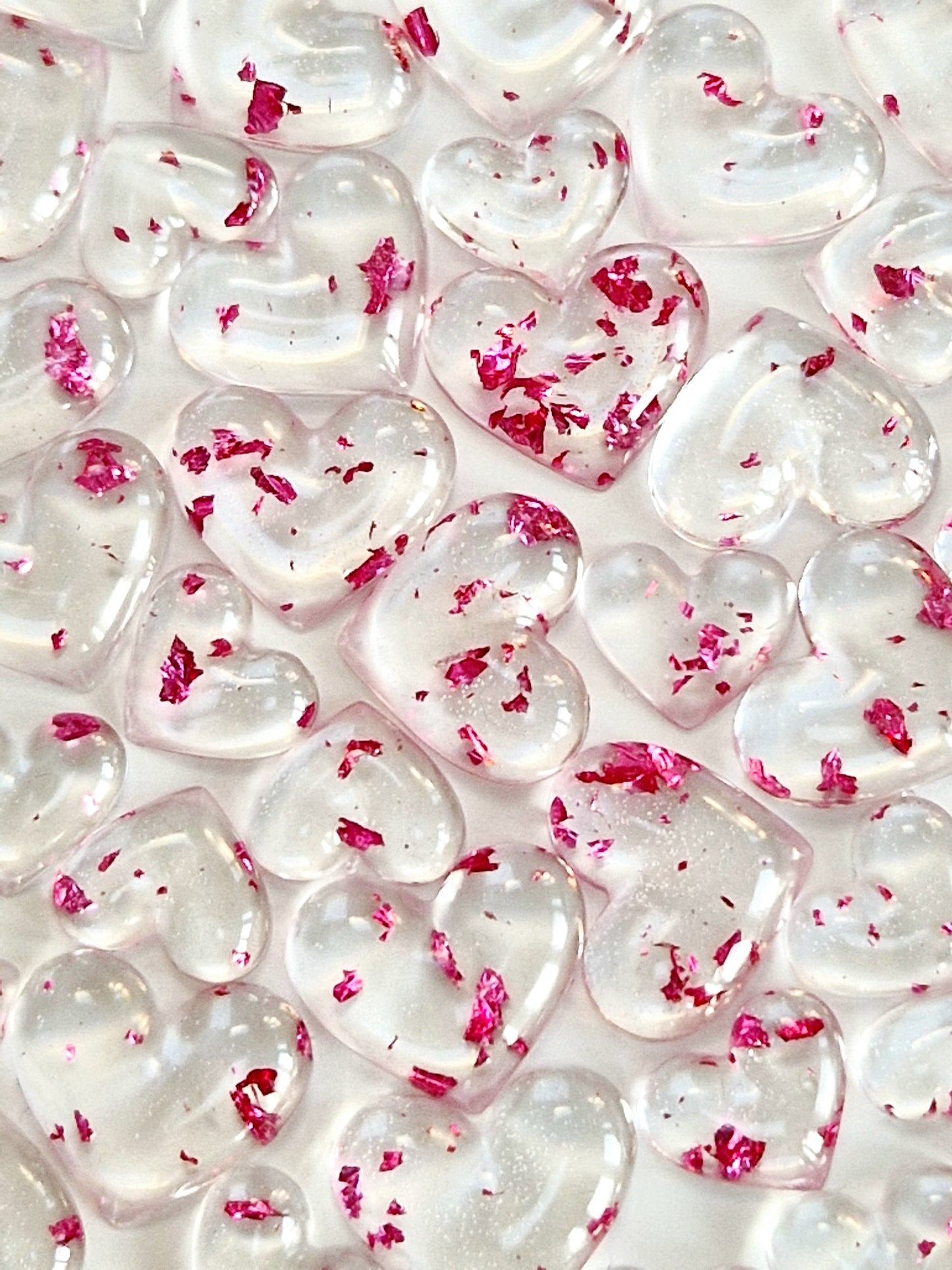 Resin Gold Flake Mini Hearts Table Scatter