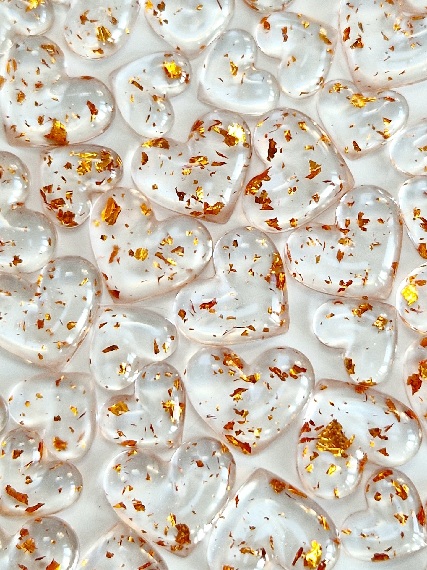 Resin Gold Flake Mini Hearts Table Scatter