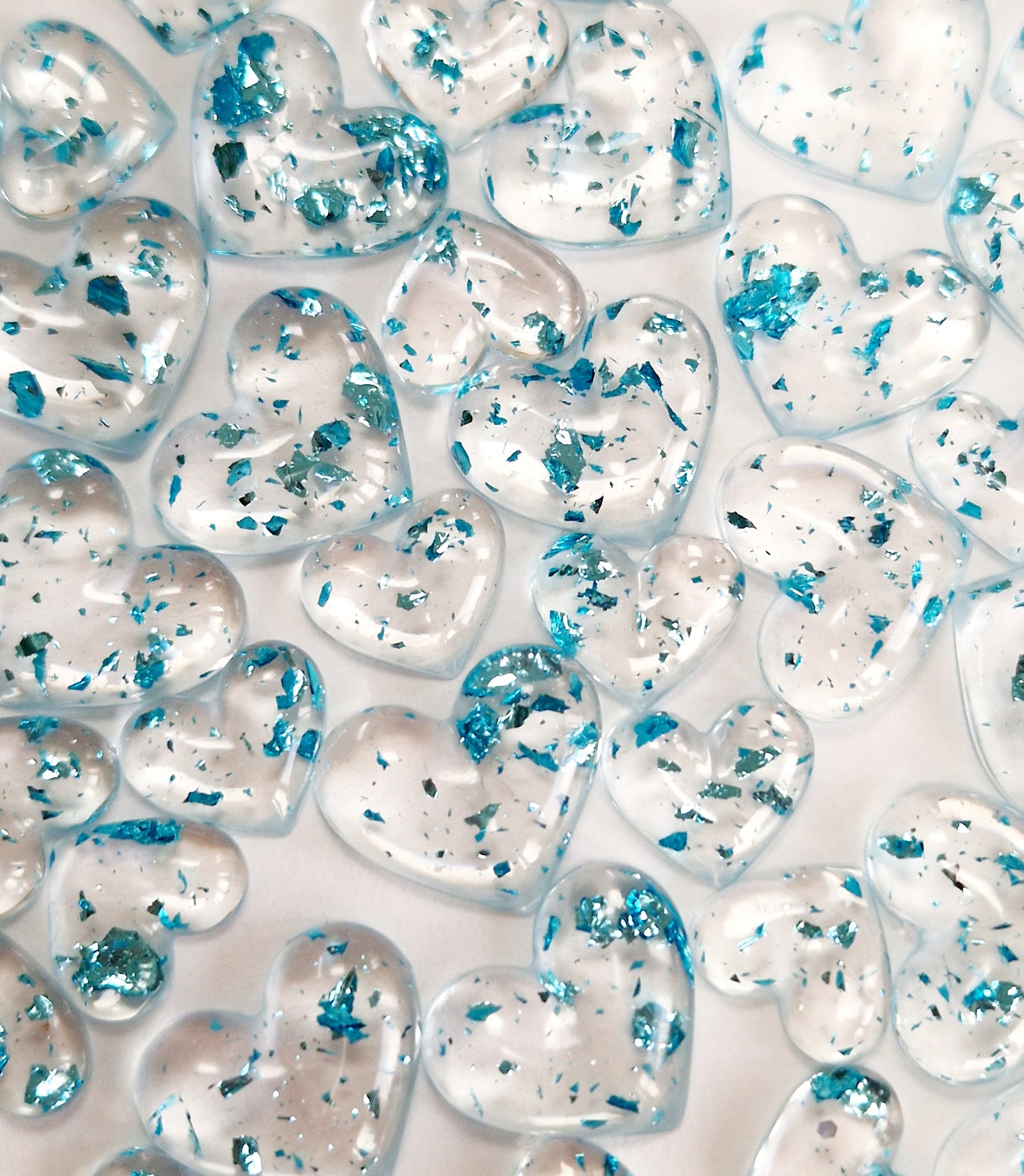 Resin Gold Flake Mini Hearts Table Scatter