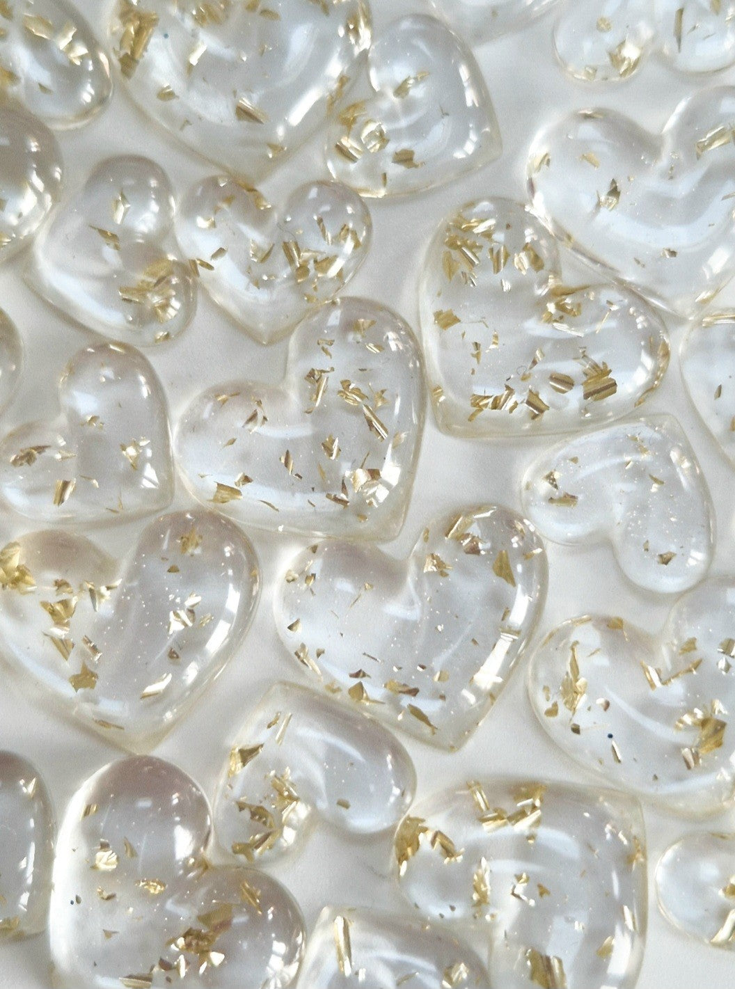 Resin Gold Flake Mini Hearts Table Scatter