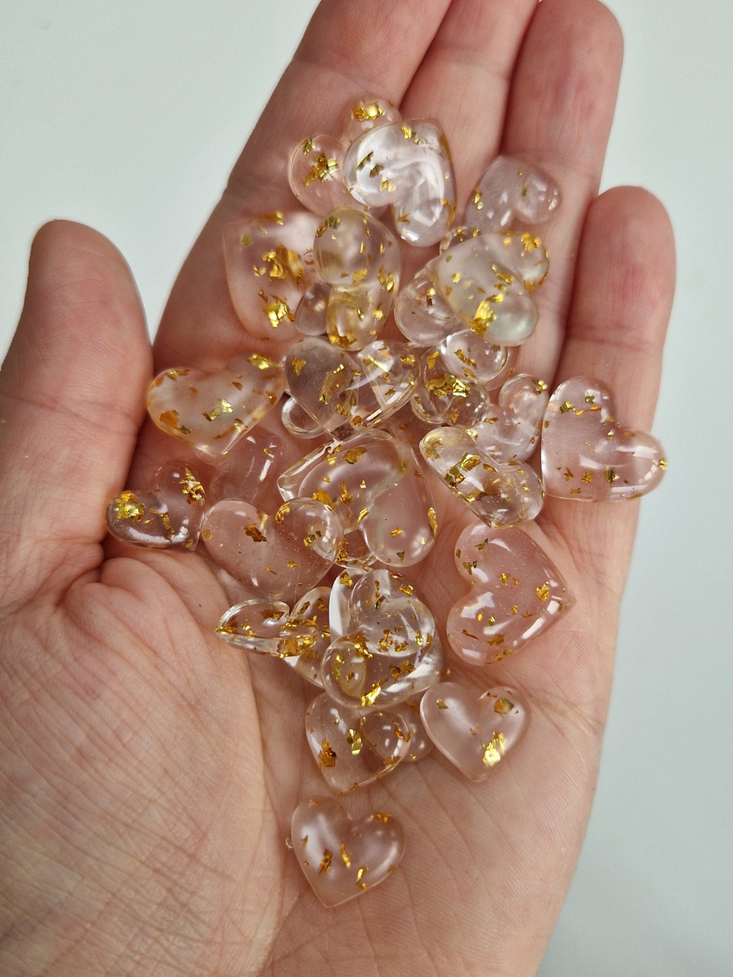 Resin Gold Flake Mini Hearts Table Scatter