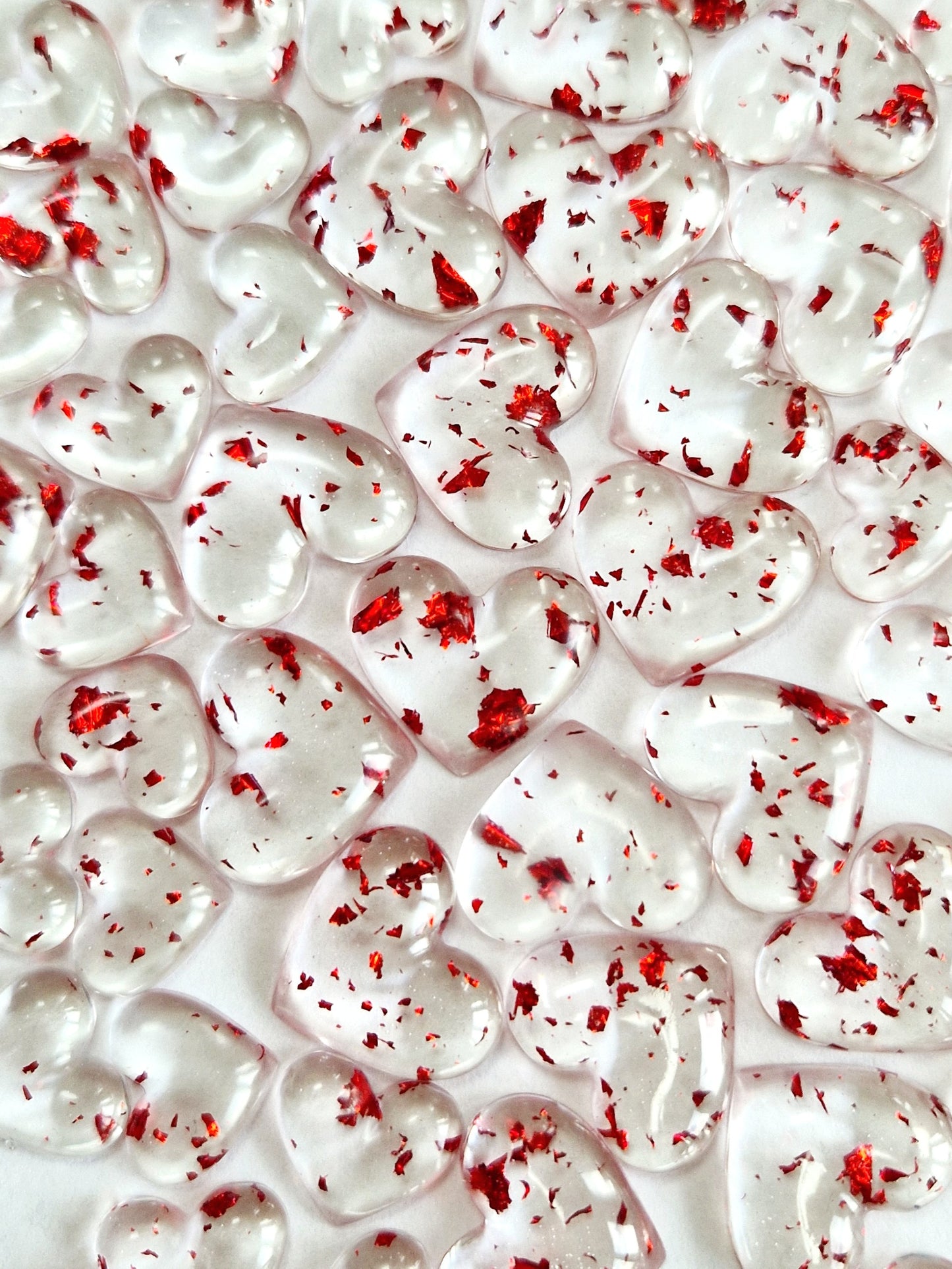 Resin Gold Flake Mini Hearts Table Scatter
